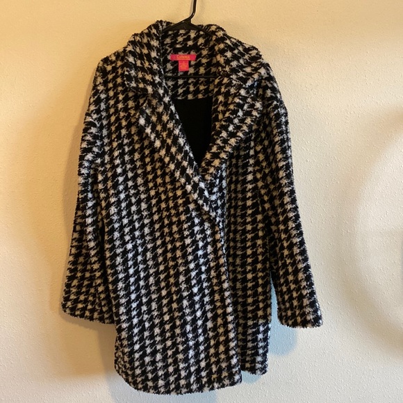 Catherine Malandrino Faux Shearling Houndstooth
Boucle Coat - Picture 2 of 7